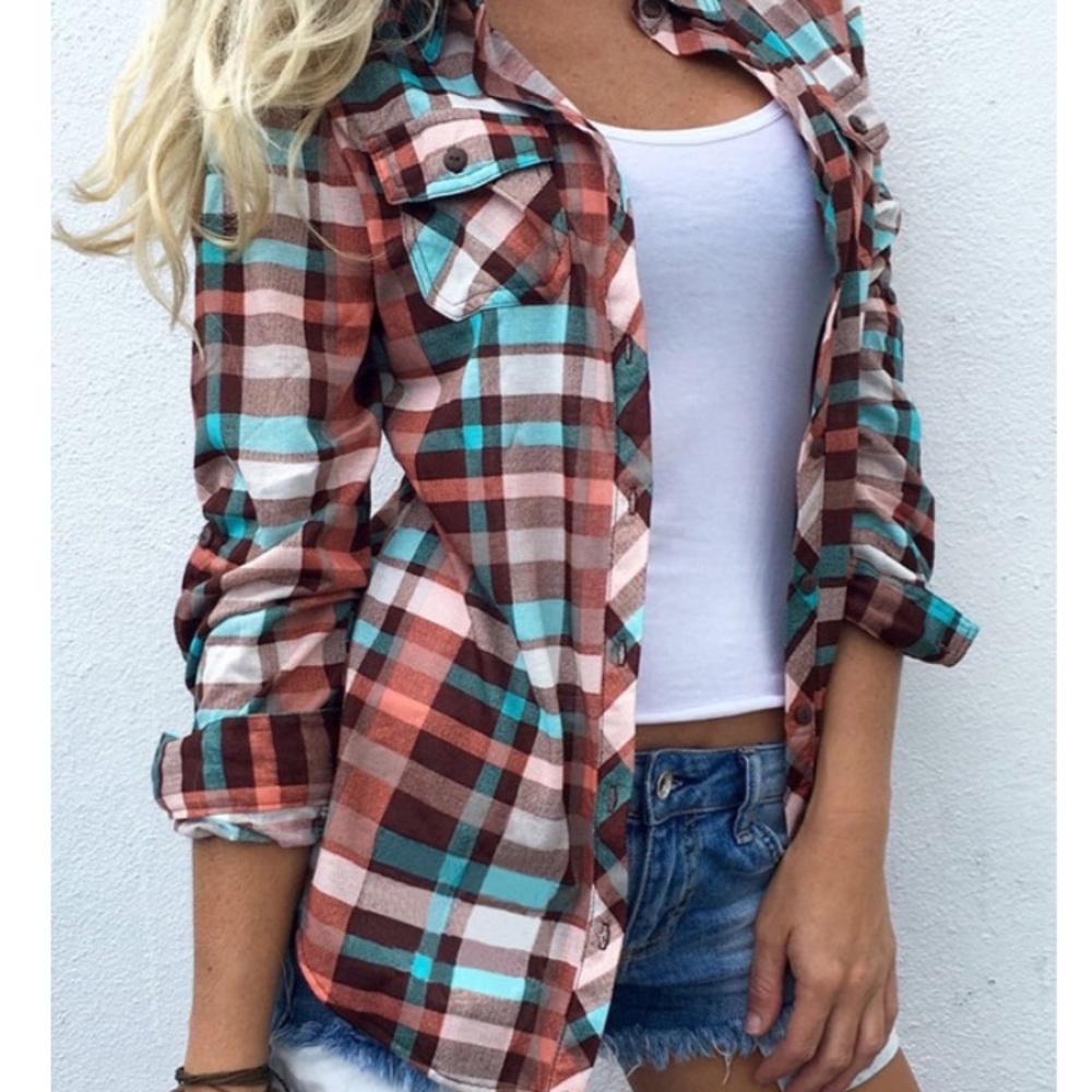 Women’s plaid shirt. S